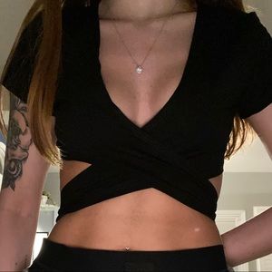 adika crop top